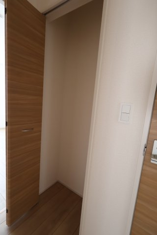 《仲介手数料無料》北区大成町４丁目549-2(全1戸)新築一戸建てブルーミングガーデンの収納|撮影日 2025年8月17日 10:30 晴れ