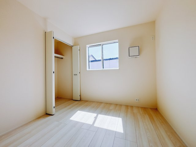 【新築戸建】高崎新保田中町24-1期　の洋室|■2階洋室（2号棟）｜子供部屋のメリットは「自立心を養うことができる」「自分で整理整頓できるようになる」そして、お子様が成長した際には「プライバシーを確保できる」といい事だらけ♪