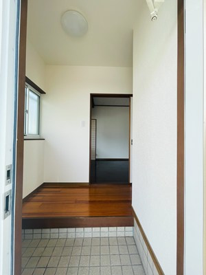 イノブハイツ南の玄関|明るい玄関です