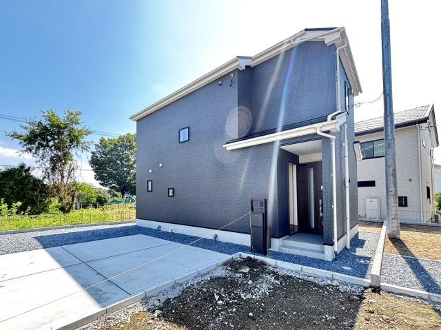 【新築戸建】高崎新保田中町24-1期　の外観|■外観（3号棟）｜陽だまりのリビング、家事らくキッチンのお家、ついに完成！永く住むほどに愛着を深める、味わい豊かなデザインです。完成したばかりの新築を、一度ご覧になってみませんか？