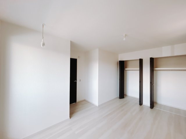 【新築戸建】高崎市下豊岡町2期の居間・リビング|子供部屋のメリットは「自立心を養うことができる」「自分で整理整頓できるようになる」そして、お子様が成長した際には「プライバシーを確保できる」といい事だらけ♪