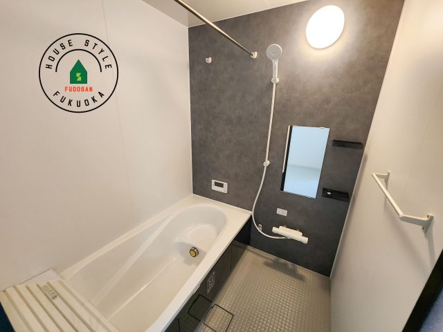 大野城市雑餉隈町1丁目第1-1棟（1号棟）の浴室|1日の疲れを癒してくれる広々バスルーム。雨の日のお洗濯にも大活躍な浴室乾燥機付です！