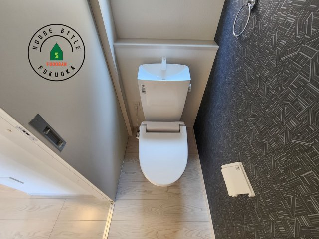大野城市雑餉隈町1丁目第1-1棟（1号棟）のトイレ|温水洗浄便座を完備しております。2ヶ所にトイレがあるのは朝の慌ただしい時間も安心です。