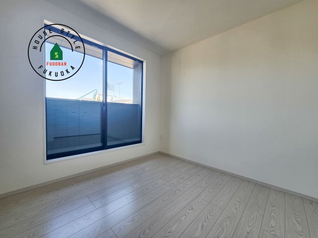 大野城市雑餉隈町1丁目第1-1棟（1号棟）の洋室|落ち着いた色調の洋室です。