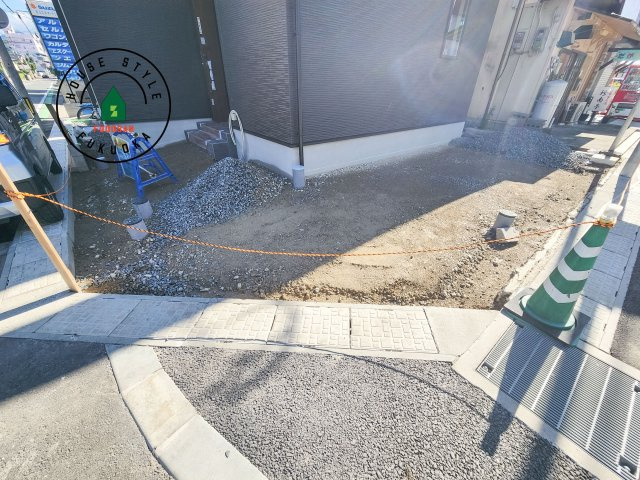 大野城市雑餉隈町1丁目第1-1棟（1号棟）の駐車場|広々した駐車場になります。3台並列駐車となります。