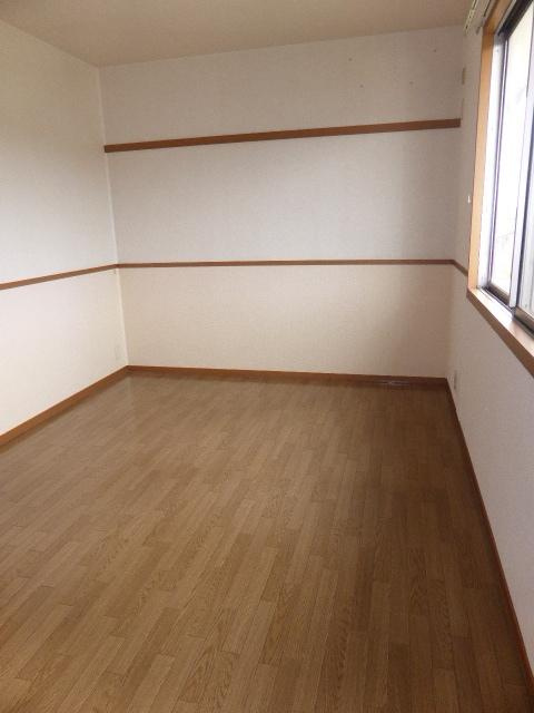 ファミーユ大津の居間・リビング|洋室