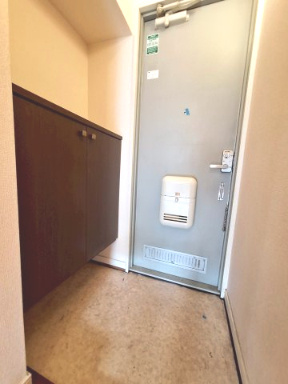 レミントン　テラス　Bの玄関