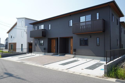 【外観】 | ベルジョルネＡ棟 | 外はこのようになっています