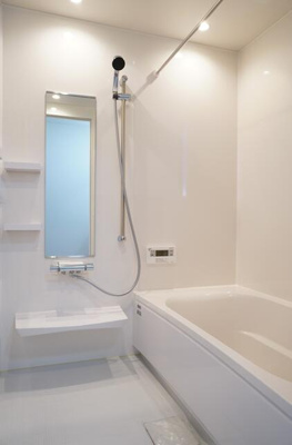 【浴室】 | ベルジョルネＡ棟 | 落ち着いた空間のお風呂です