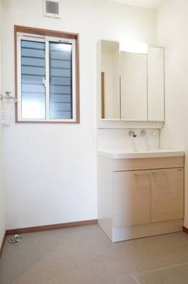 【洗面所】 | ベルジョルネＡ棟 | 明るい洗面所です