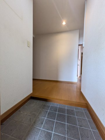 神田秋川駅前ビルの玄関