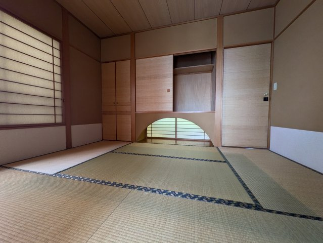 神田秋川駅前ビルの和室