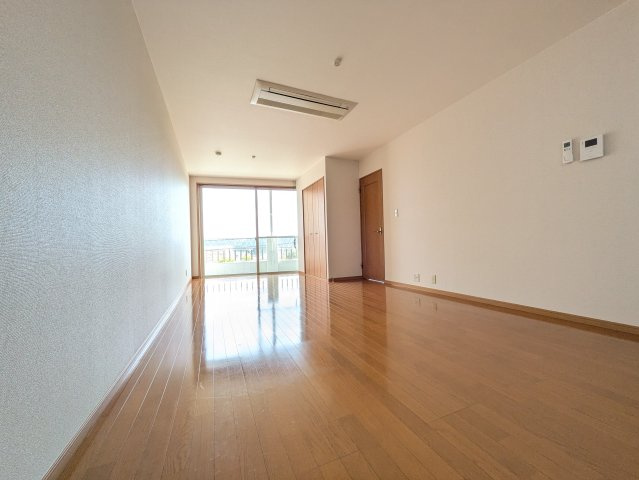 神田秋川駅前ビルの居間・リビング