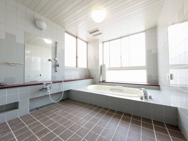 神田秋川駅前ビルの浴室