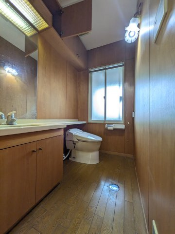 神田秋川駅前ビルのトイレ