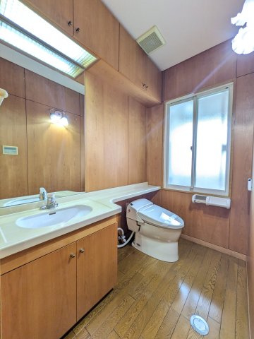 神田秋川駅前ビルのトイレ