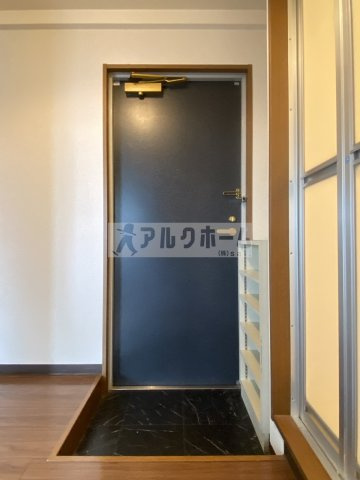 シャルムコートの玄関