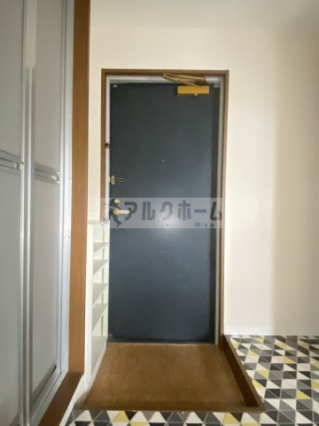 シャルムコートの玄関