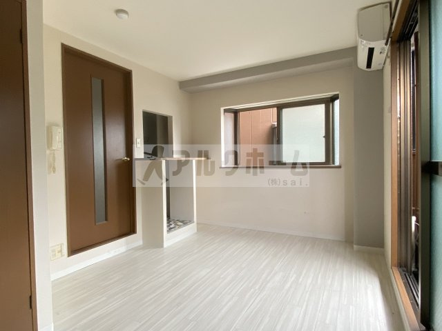 シャルムコートの居間・リビング