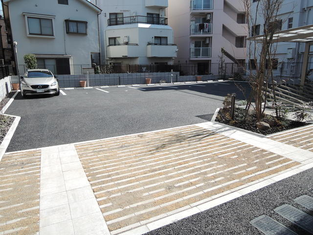 サンテラス高田の駐車場|★敷地内駐車場★