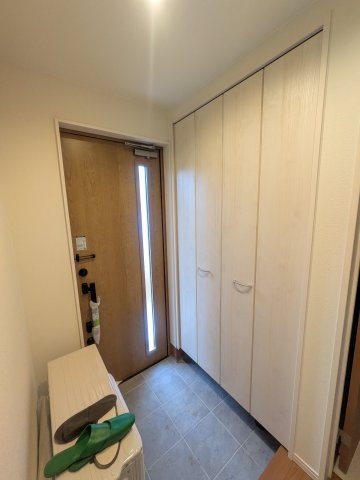 フォンテーヌB棟の玄関