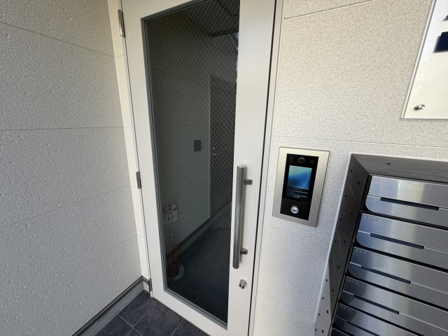 ジーメゾン岩槻南平野のエントランス