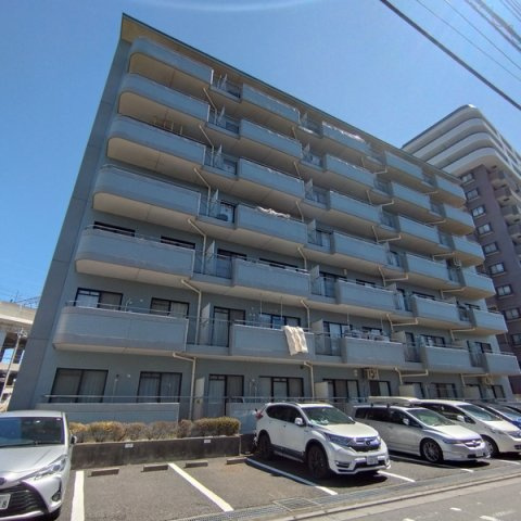 ラーバンライブ武蔵浦和の駐車場