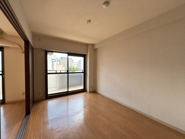 セザール壱番館（７０４）の洋室