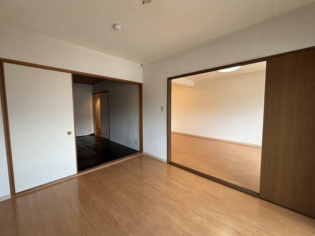 セザール壱番館（７０４）の洋室