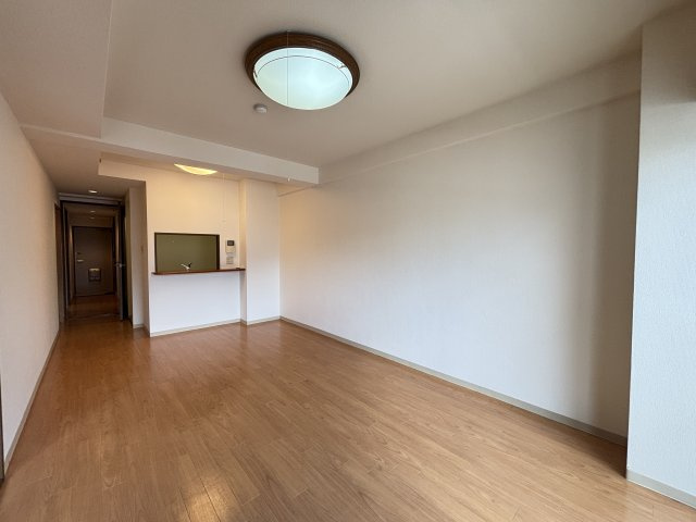 セザール壱番館（７０４）の居間・リビング