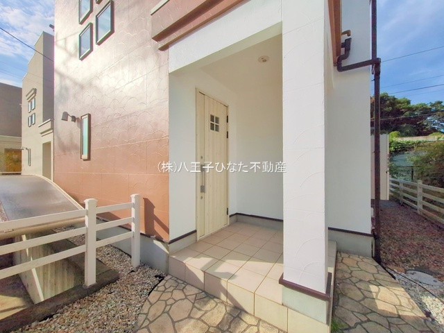 『八王子市中古戸建て』八王子市兵衛2-18-18【仲介手数料無料】　八王子市兵衛の玄関|～仲介手数料無料☆八王子ひなた不動産～　八王子市兵衛　中古戸建て