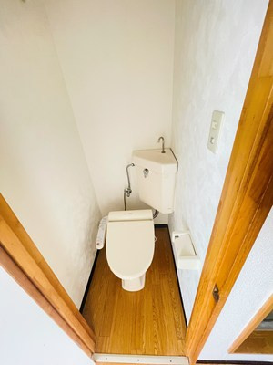 弐番館のトイレ