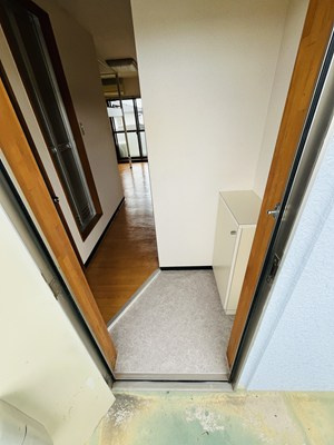 弐番館の玄関