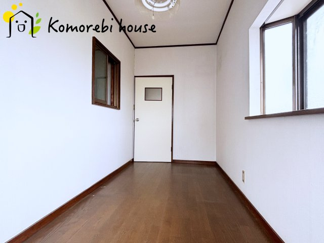 比企郡川島町上伊草　中古一戸建ての洋室|6帖の細長い洋室です