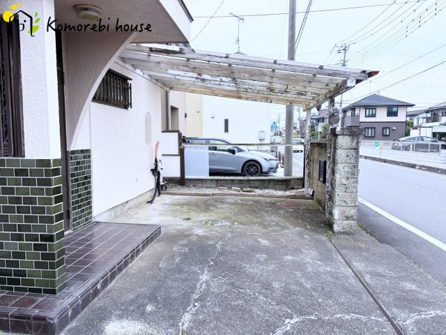 比企郡川島町上伊草　中古一戸建ての駐車場