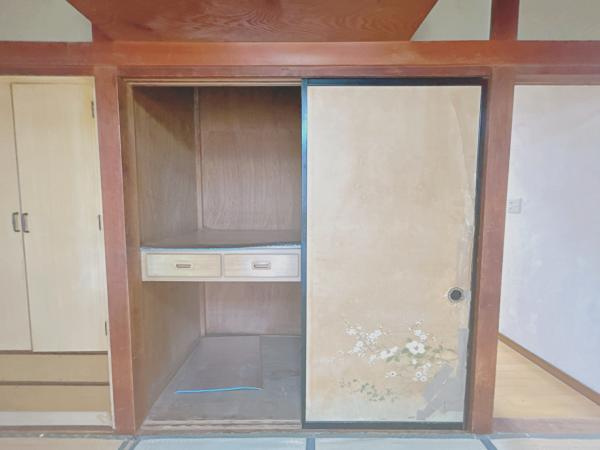 富士宮市淀師の中古一戸建|【現況販売】1階南側6帖和室収納