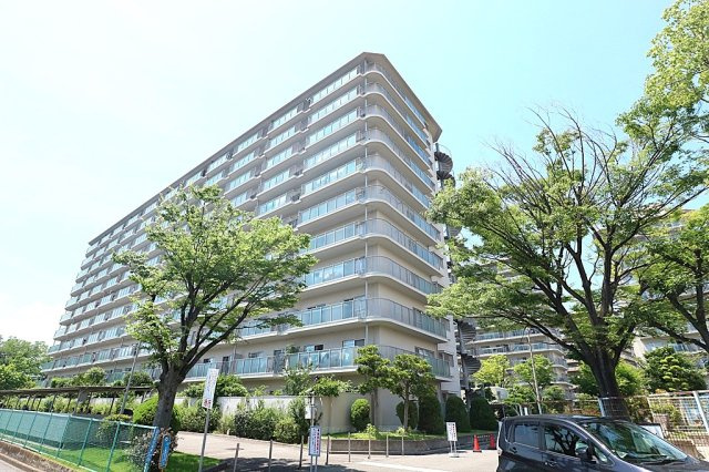 サンハイツ武庫之荘1号棟の外観|阪急「武庫之荘」駅バス11分「武庫営業所」停歩4分×2025年6月室内リフォーム済の大変美麗なマンションです◎即日内覧可能♪皆様からのご連絡を心よりお待ちしております。