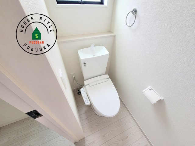 福岡市東区下原2丁目第7-1棟（1号棟）のトイレ|温水洗浄便座を完備しております。2ヶ所にトイレがあるのは朝の慌ただしい時間も安心です。