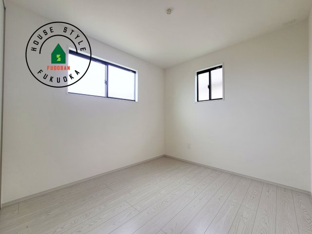 福岡市東区下原2丁目第7-1棟（1号棟）の子供部屋|穏やかな光が差し込む室内には、穏やかな時間が流れます。