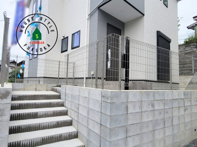 福岡市東区下原2丁目第7-1棟（1号棟）の玄関|おでかけの時も帰った時も、「我が家」を最初に感じでもらえる素敵な空間に。