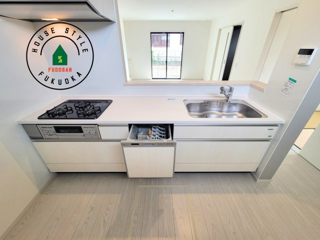 福岡市東区下原2丁目第7-1棟（1号棟）のキッチン|ご家族を近くに感じられる対面キッチンのLDK。会話もはずみそうですね。