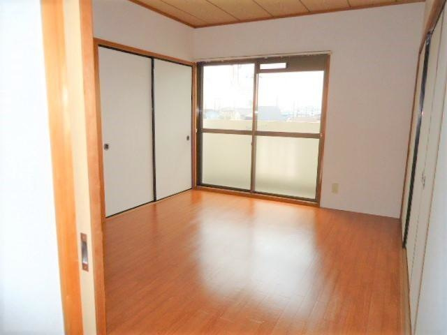 ペルローズBの洋室