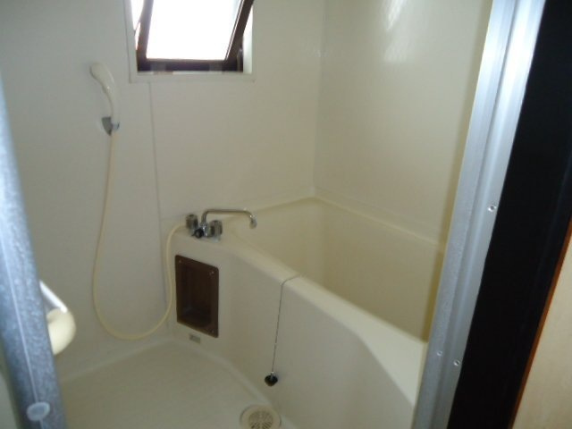 ペルローズBの浴室