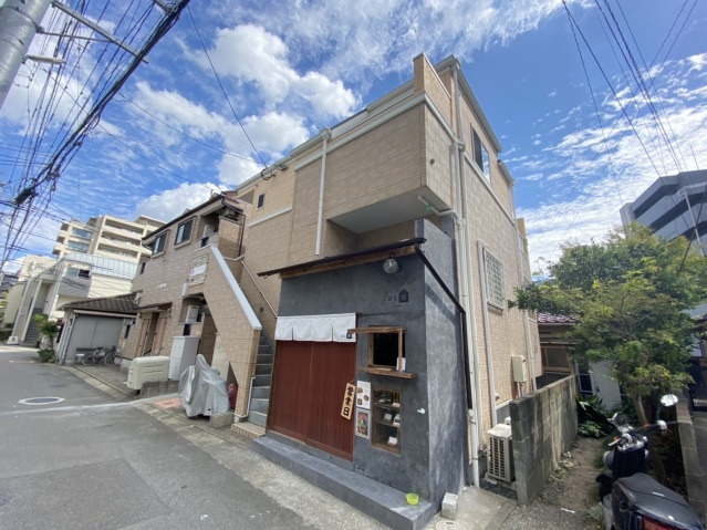 コンフォートベネフィス西新東の外観