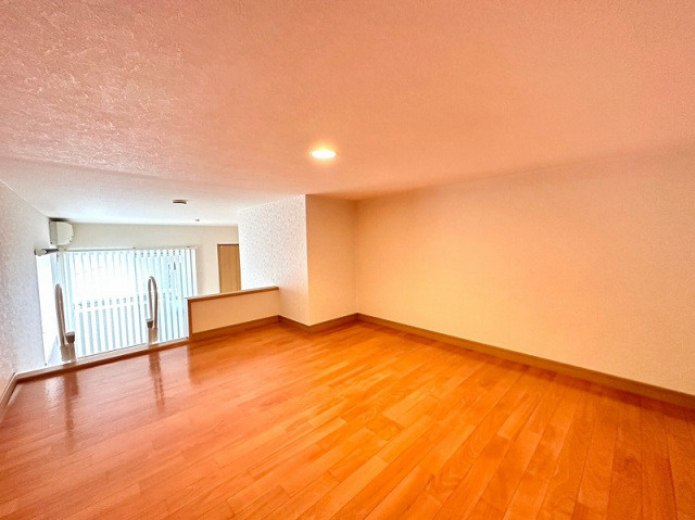 コンフォートベネフィス西新東の居間・リビング