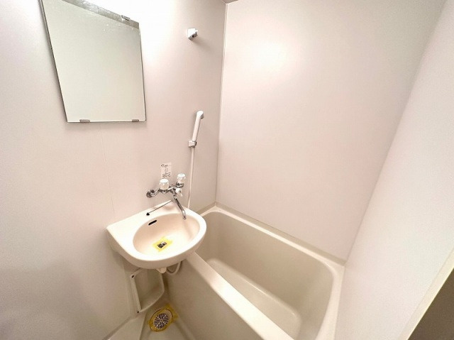 コンフォートベネフィス西新東の浴室