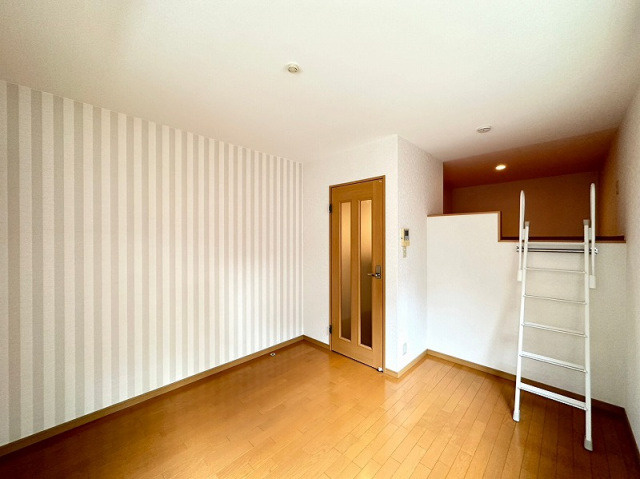 コンフォートベネフィス西新東の居間・リビング