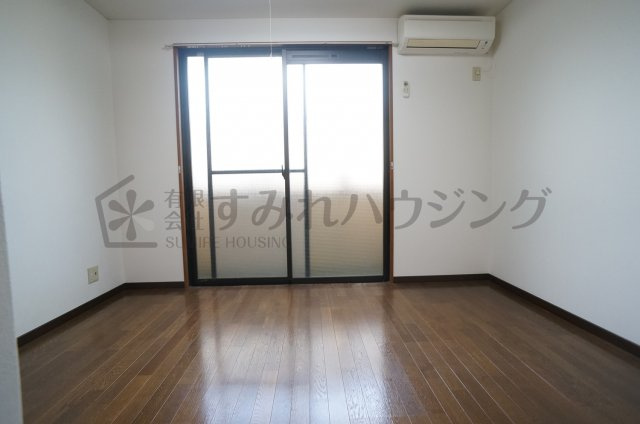 バイオレットキャッスルイン宝塚の居間・リビング