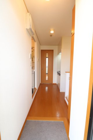 ハイツウエルカムの玄関