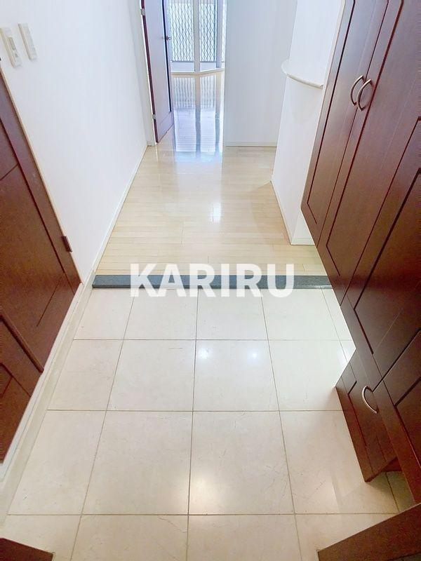 夕陽丘イクスの玄関